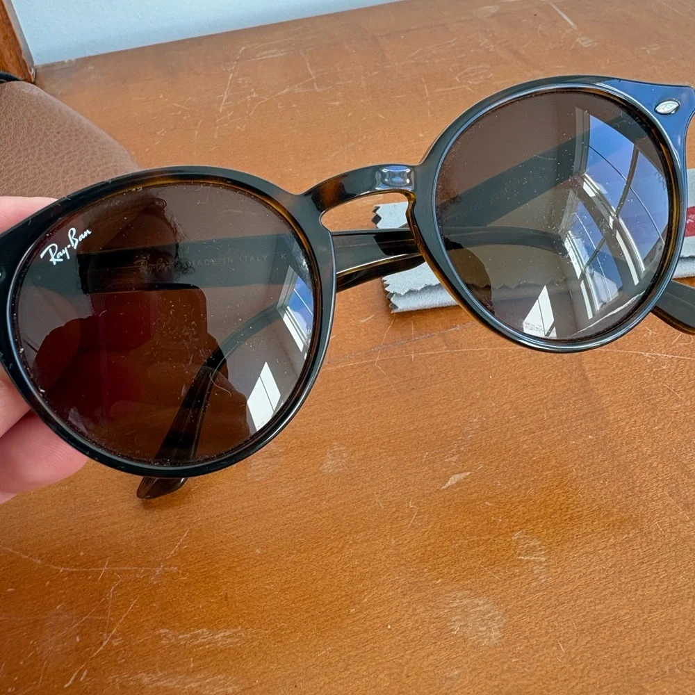 Ray-Ban Black Round Sunglasses with Brown Case and Light Blue Cloth